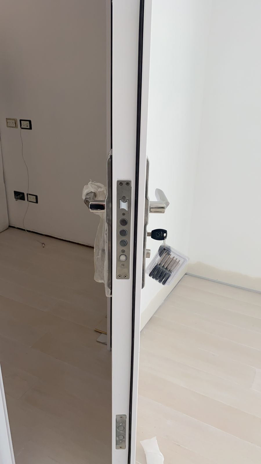 Puertas y ventanas vidrio templado Puerta de seguridad color blanca alto 2,05m ancho 86cm - Imagen 7