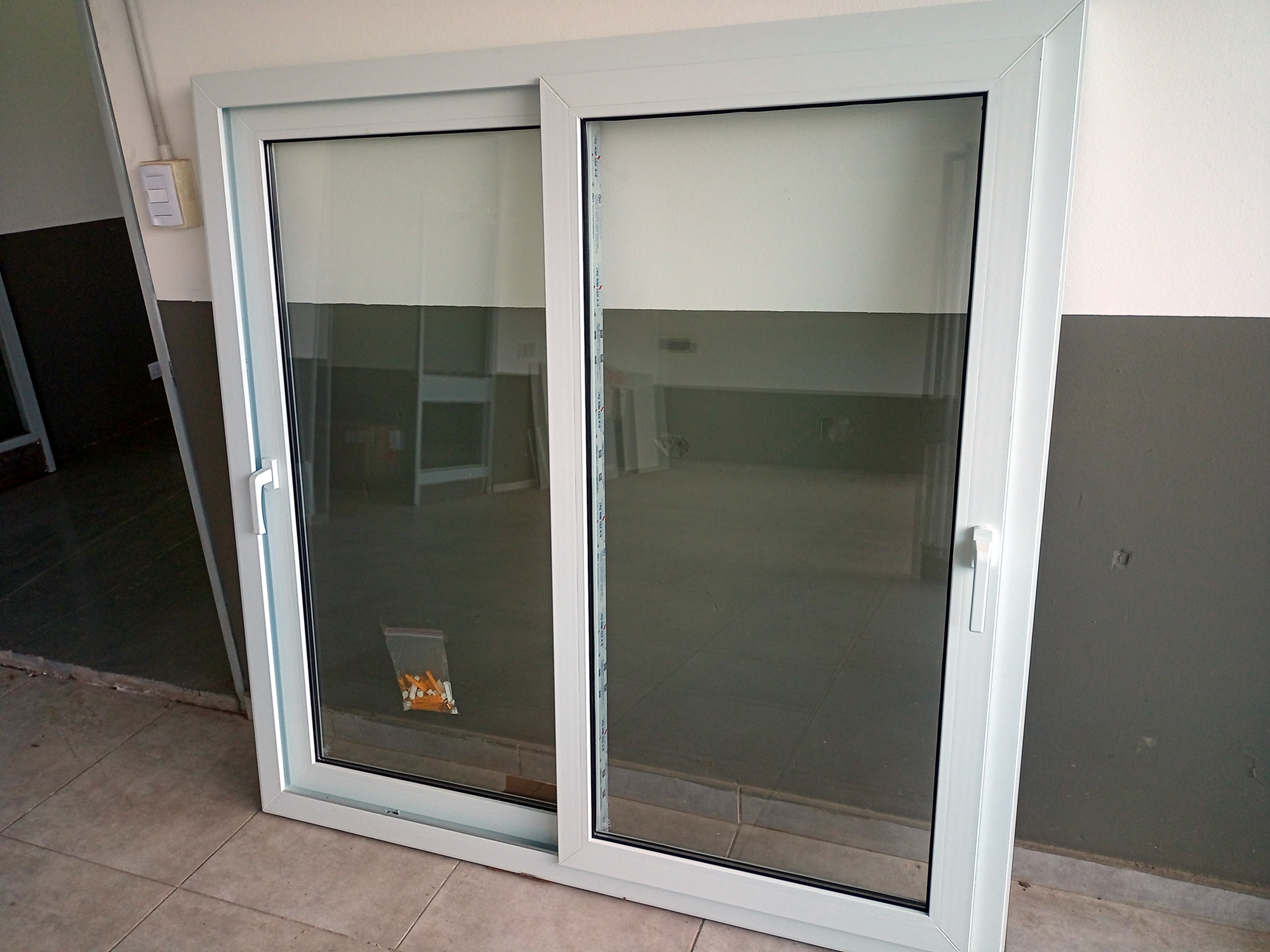 Ventana corrediza 1000 x 1100 mm Doble vidrio templado